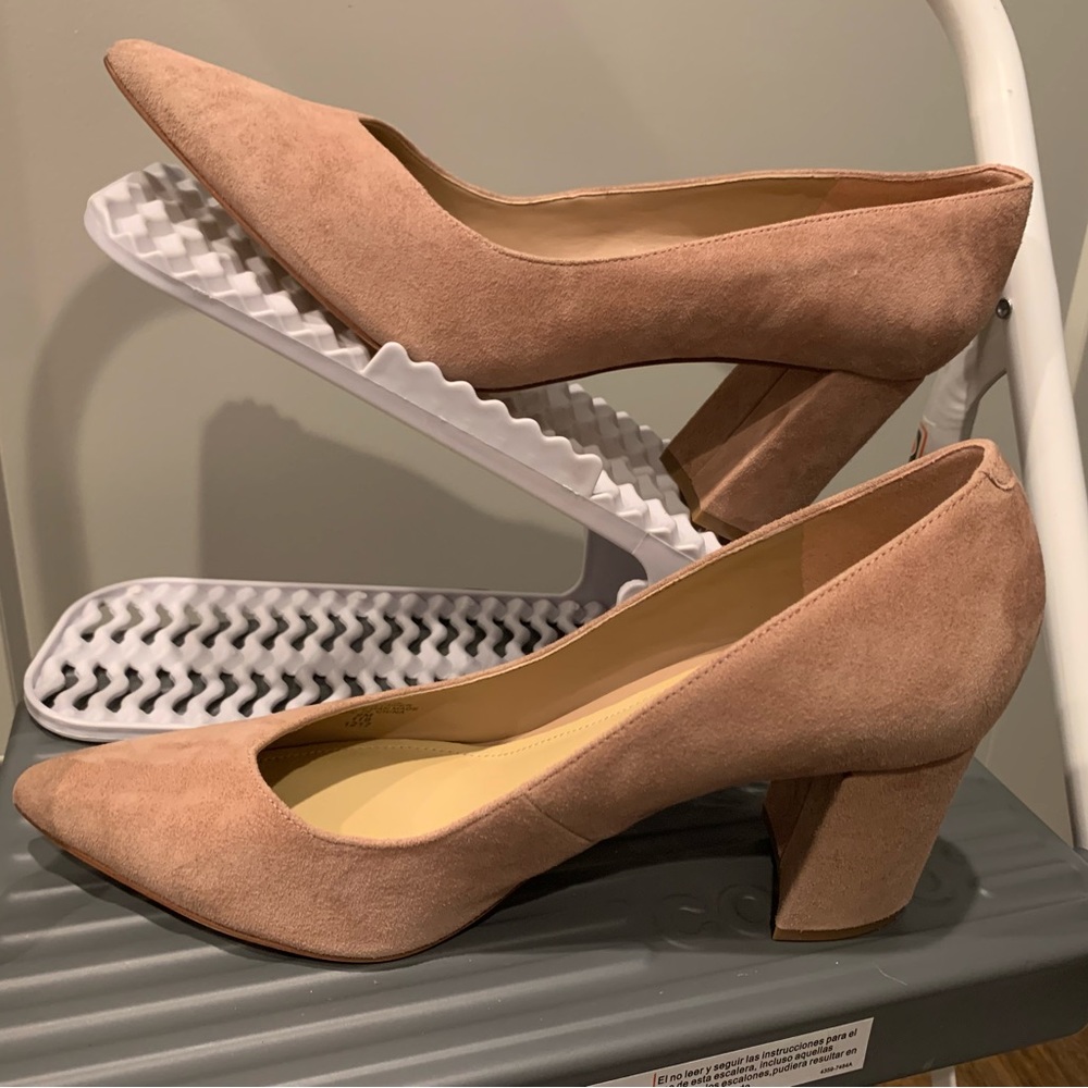 Marc Fisher size 9 pumps
